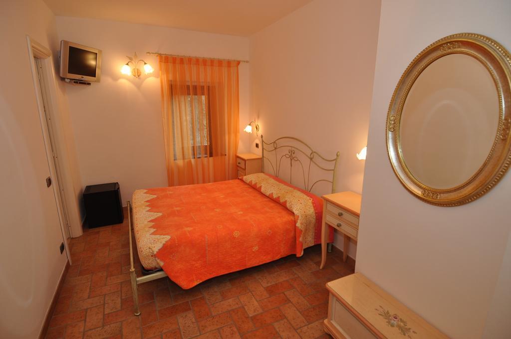 Sandra Villa Rooms Корнілья Екстер'єр фото