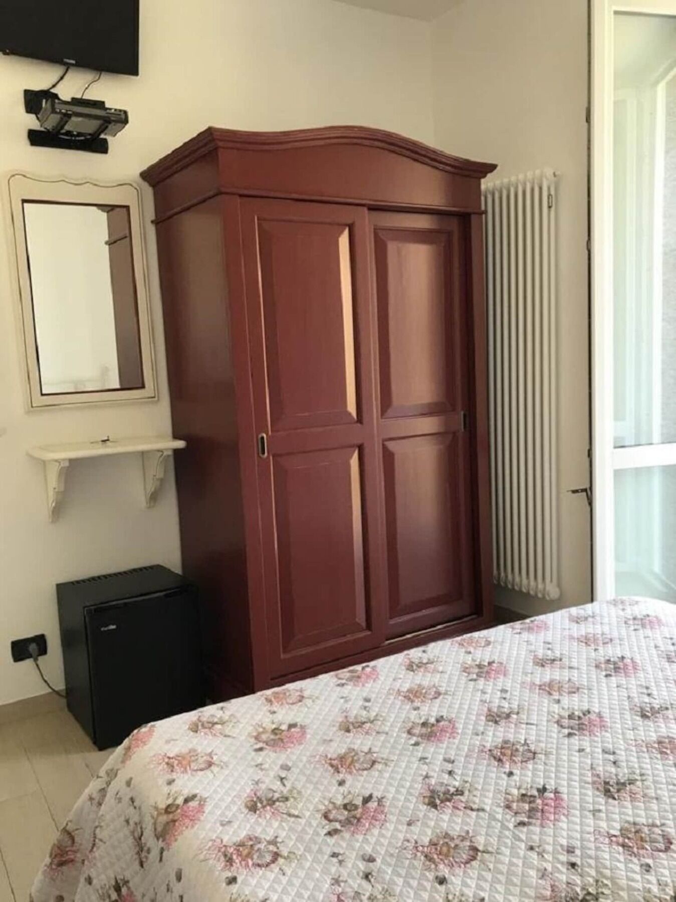 Sandra Villa Rooms Корнілья Екстер'єр фото